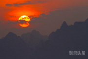 三拼域名“夕阳红”登场，xiyanghong.top等你来拿